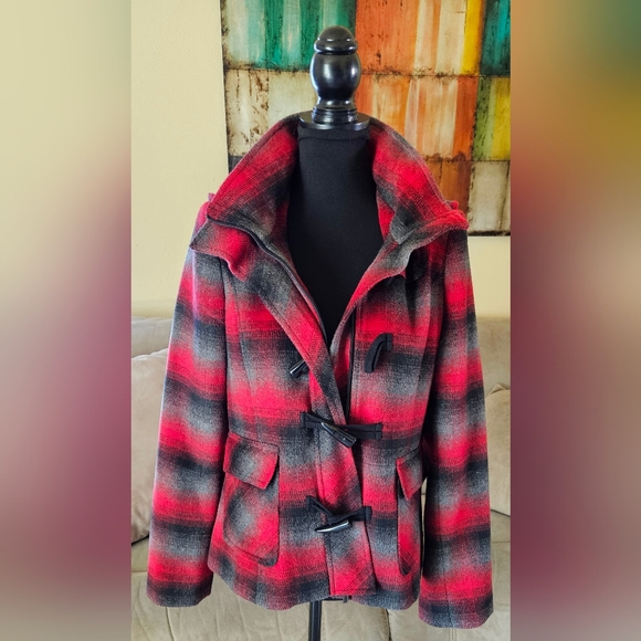 Red Jacket - Picture 3 of 6